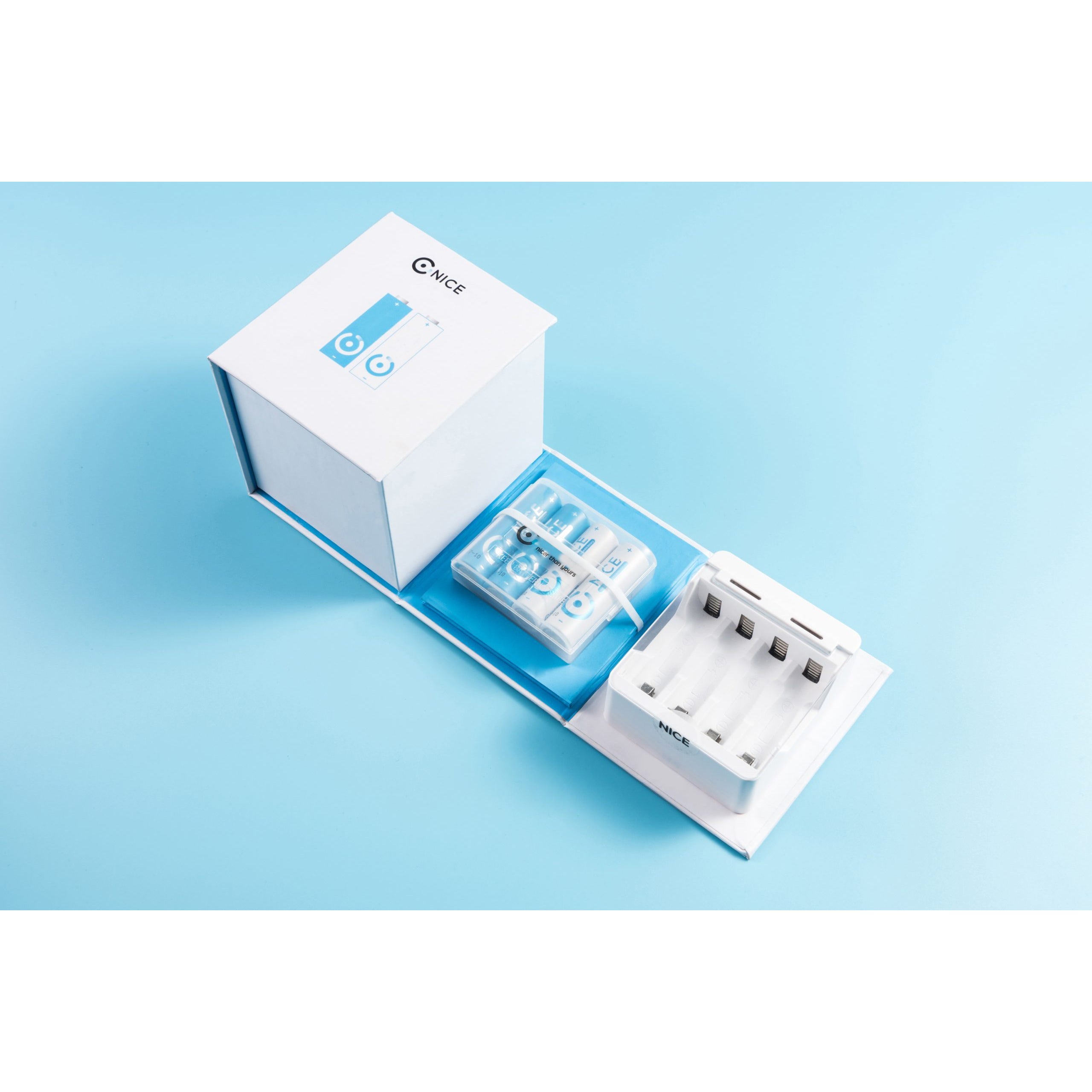 4 Battery AA/ AAA NIMH Charging Station. Nice Power